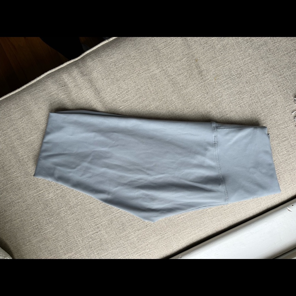 Lululemon Wunder Train High-Rise tight 28” leggings. Like new - Picture 6 of 7